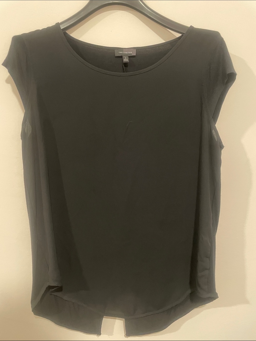 The Limited Black Cap Sleeve Scoop Neck Top